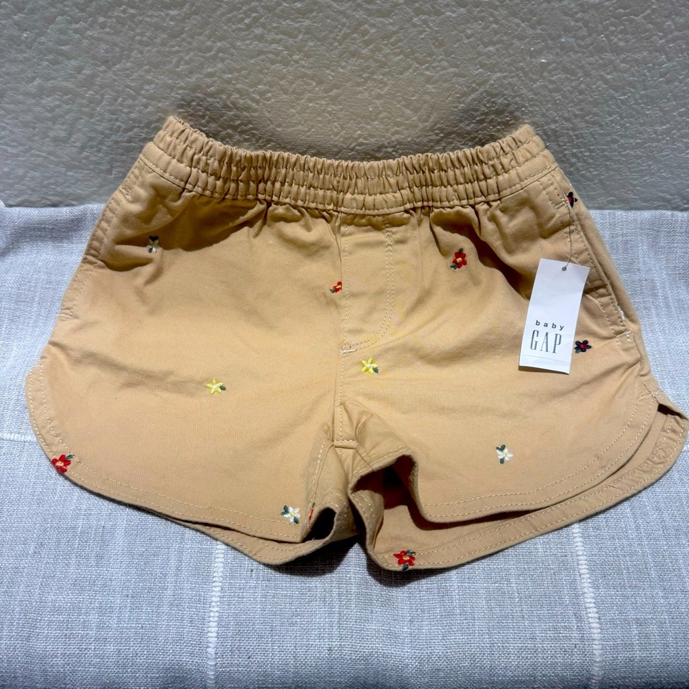 Baby Gap toddler girls embroidered khaki shorts 4T